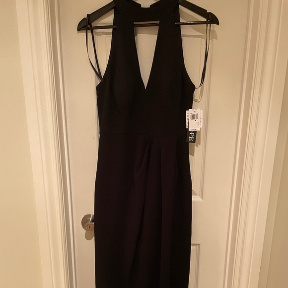 NEW Xscape Halter V Neck Cocktail Dress - Picture 1 of 3